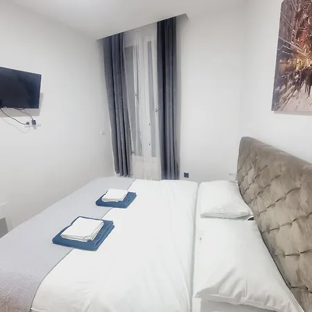 Royal Apartment *