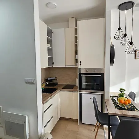 Royal * زلاتيبور