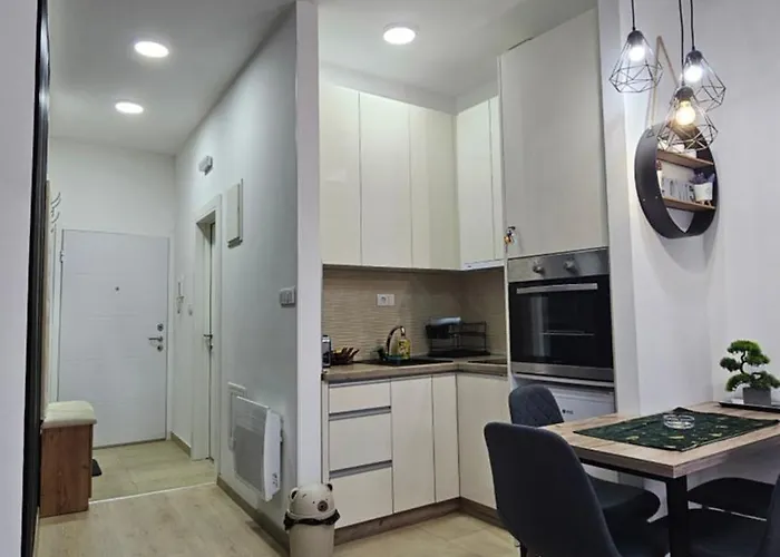 Royal شقة زلاتيبور